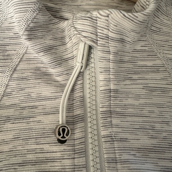 Lululemon Athletica Define Zip-Up Jacket - Picture 2 of 7